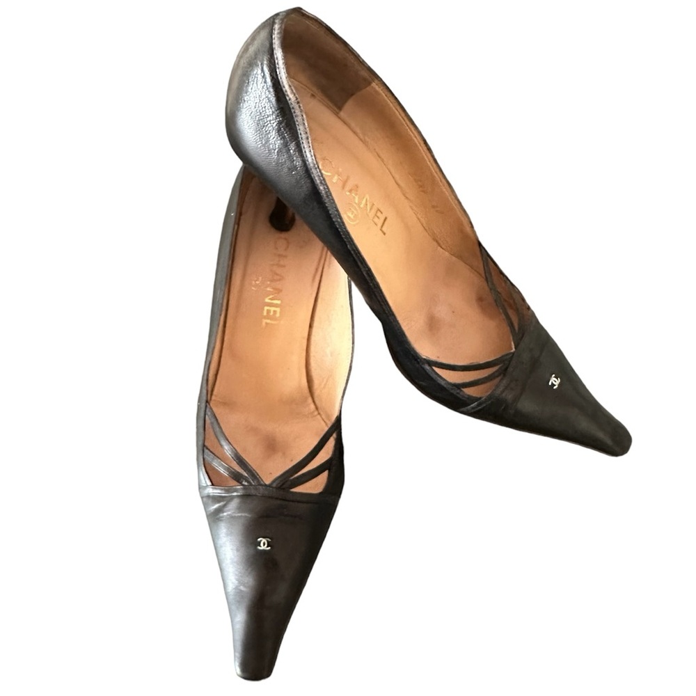 Preowned women Chanel shoe 3 inches heels